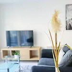 1 Bed With Perfect Snug Corner