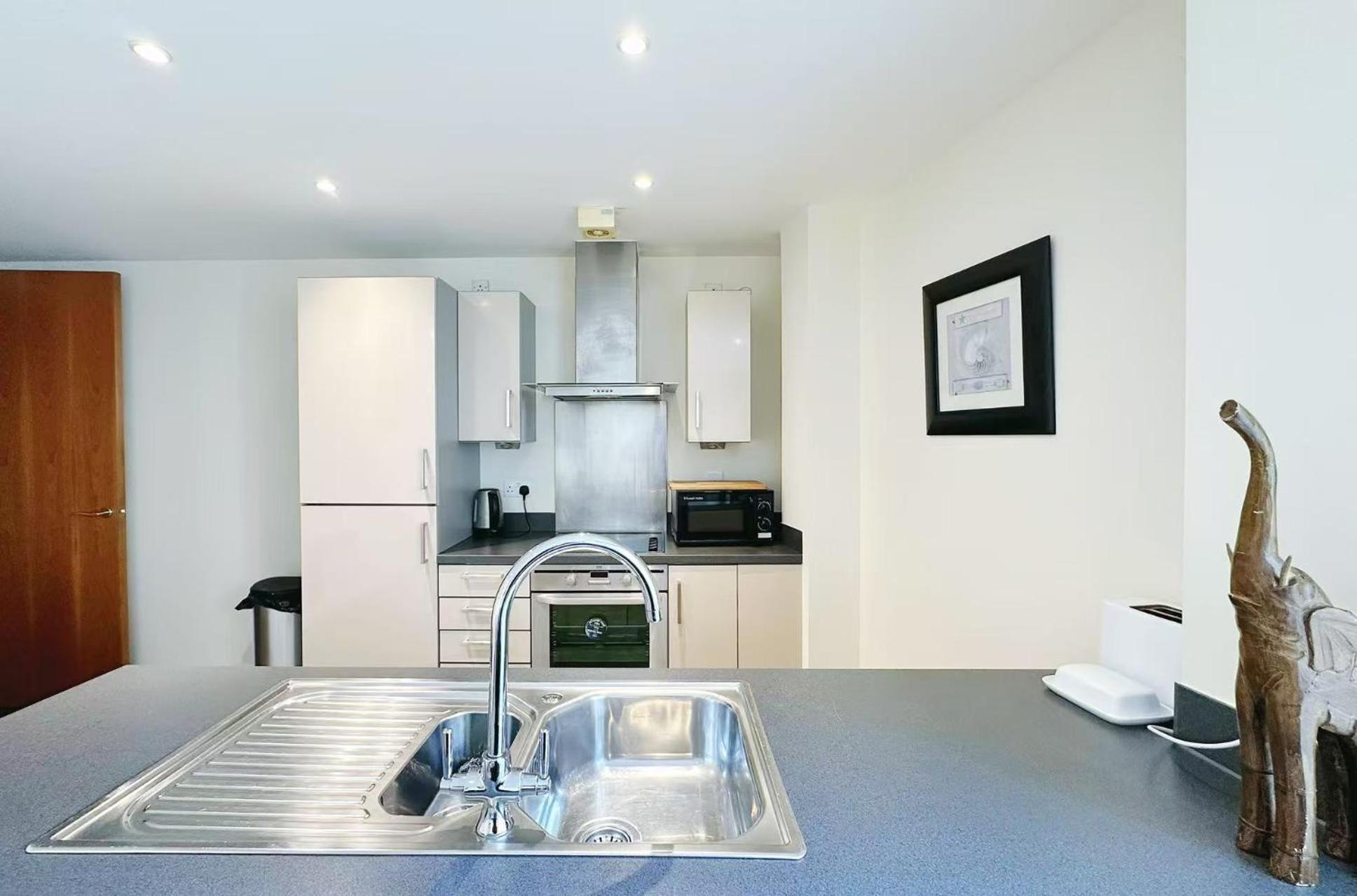 1 Bed With Perfect Snug Corner Swansea