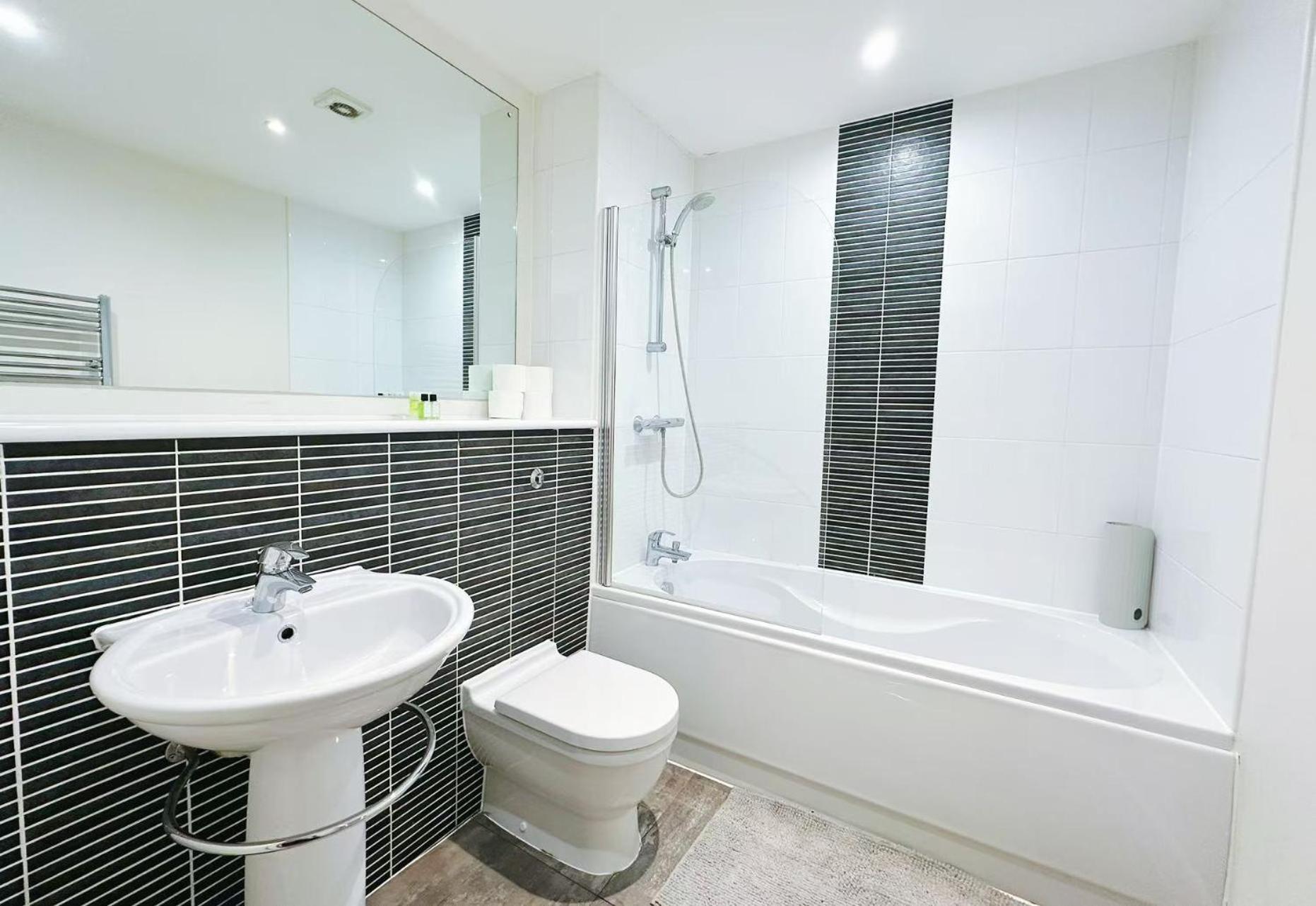1 Bed With Perfect Snug Corner * Swansea
